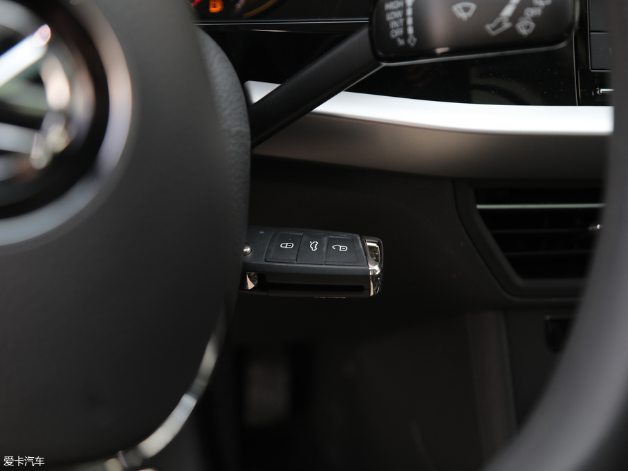 2018݃Ɏ 200TSI DSGm V