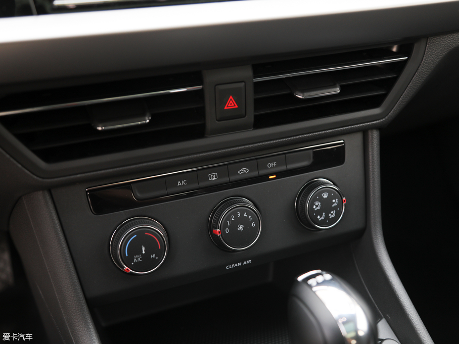 2018݃Ɏ 200TSI DSGm V