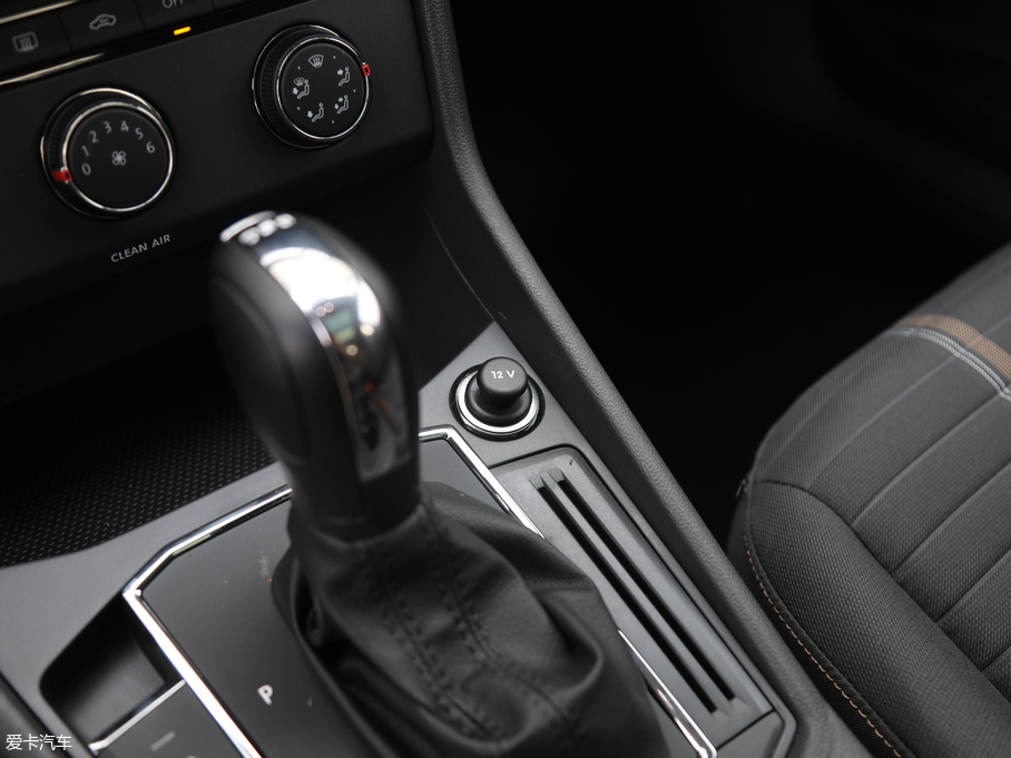 2018݃Ɏ 200TSI DSGm V