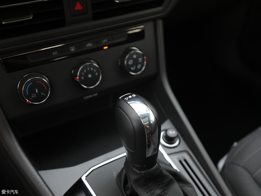 2018݃Ɏ 200TSI DSGm V