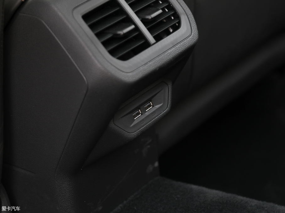 2018݃Ɏ 200TSI DSGm V