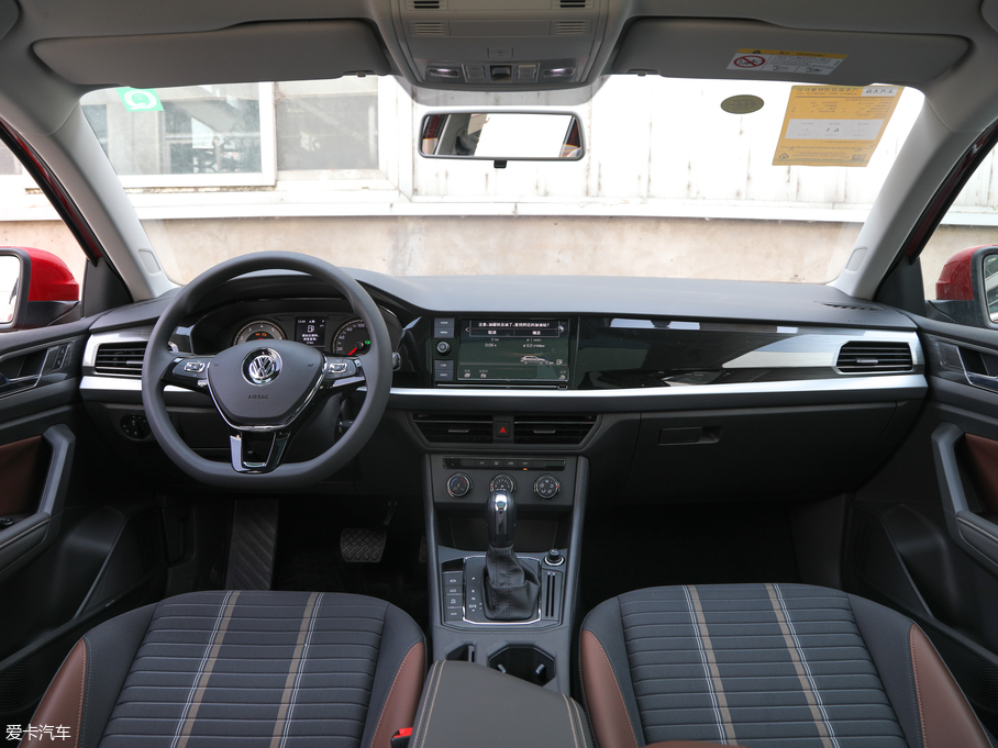 2018݃Ɏ 200TSI DSGm V