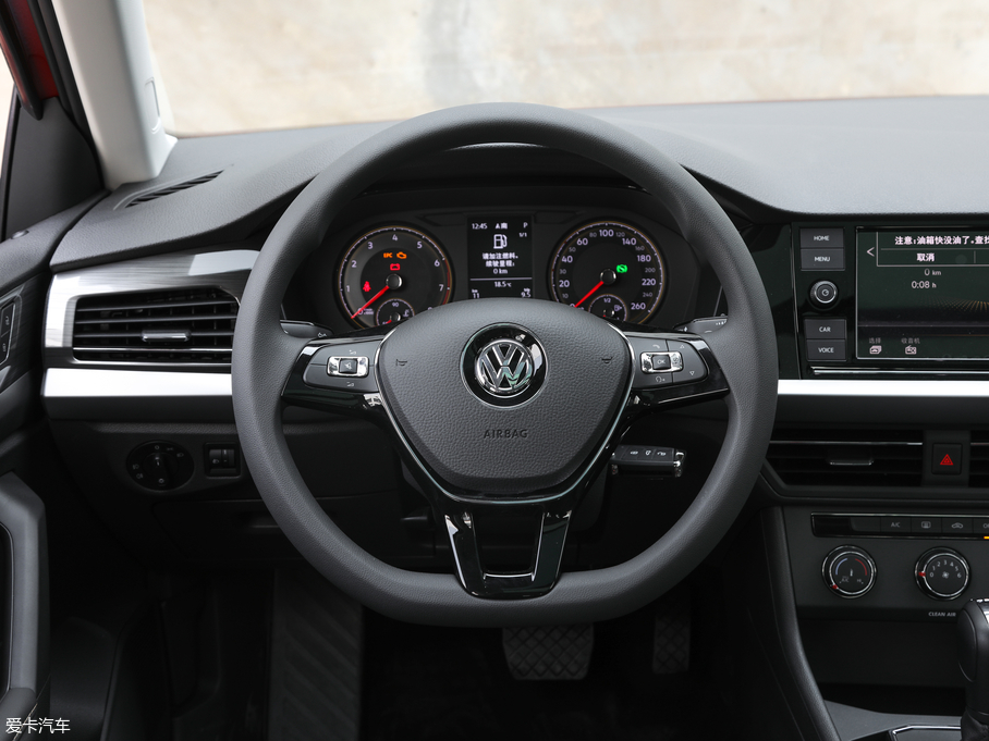 2018݃Ɏ 200TSI DSGm V