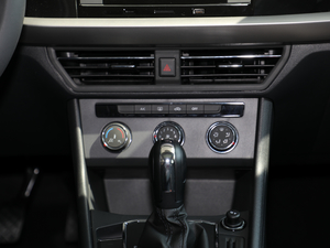 2018200TSI DSGm V {{