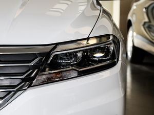 2018款280TSI DSG舒适版 国V 大灯