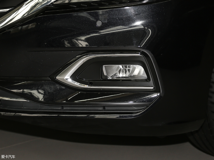 2019_ 330TSI F (gu)V