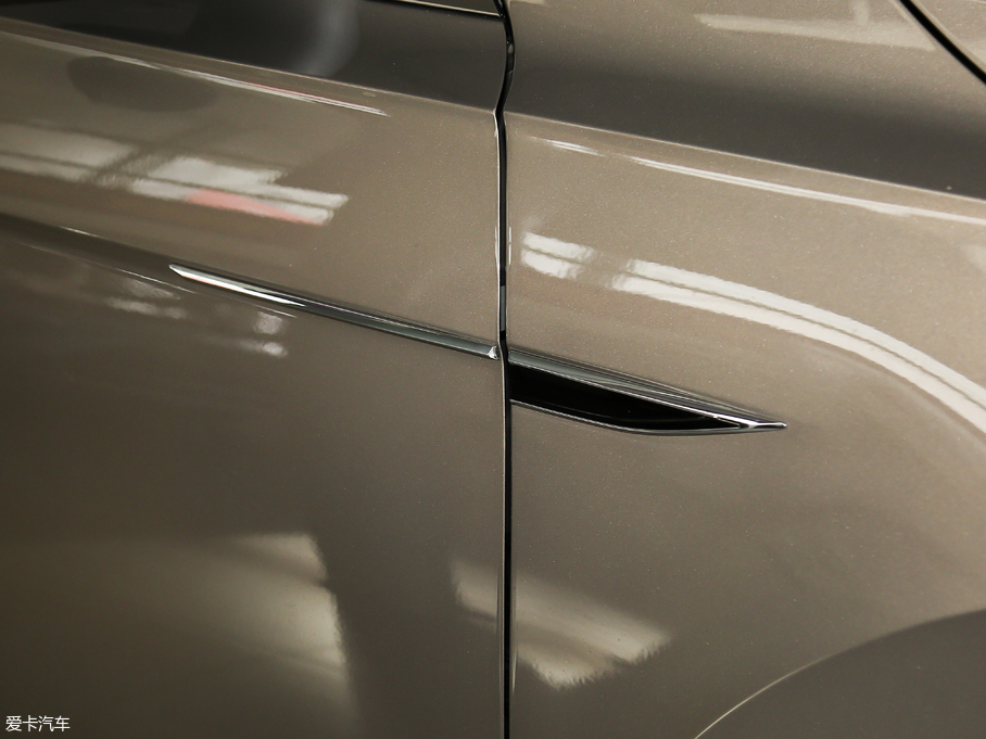 2019�����_�� 330TSI �I��� ��V