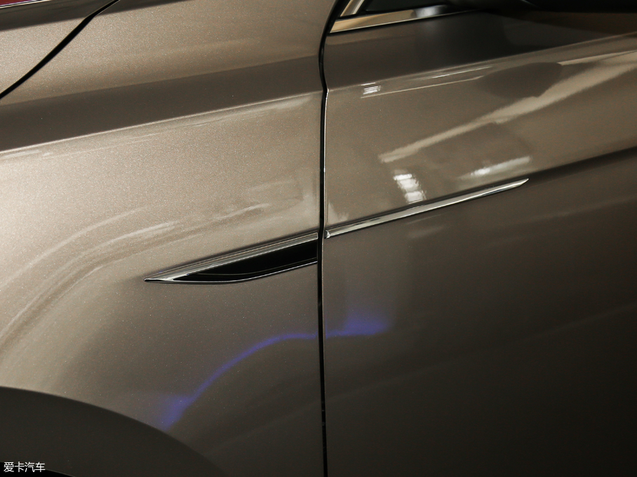 2019�����_�� 330TSI �I��� ��V