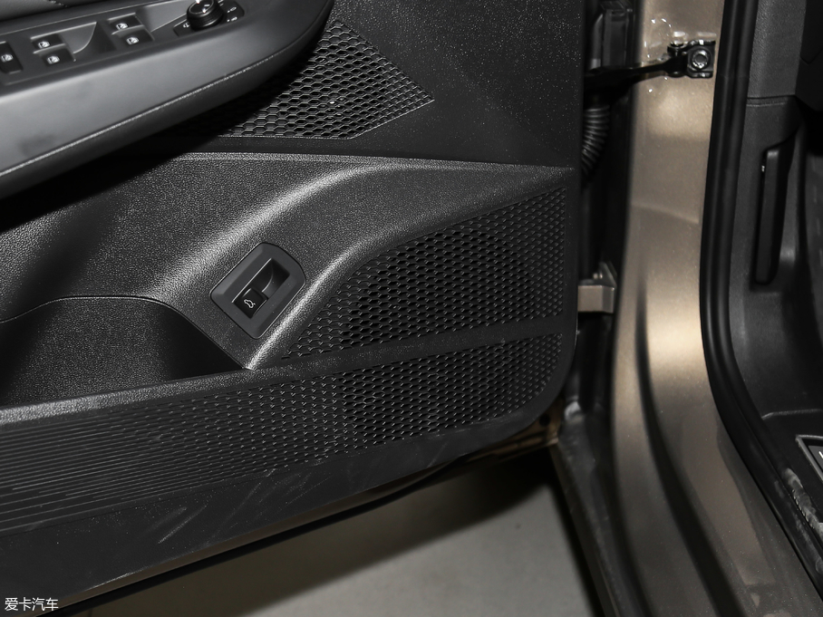 2019�����_�� 330TSI �I��� ��V