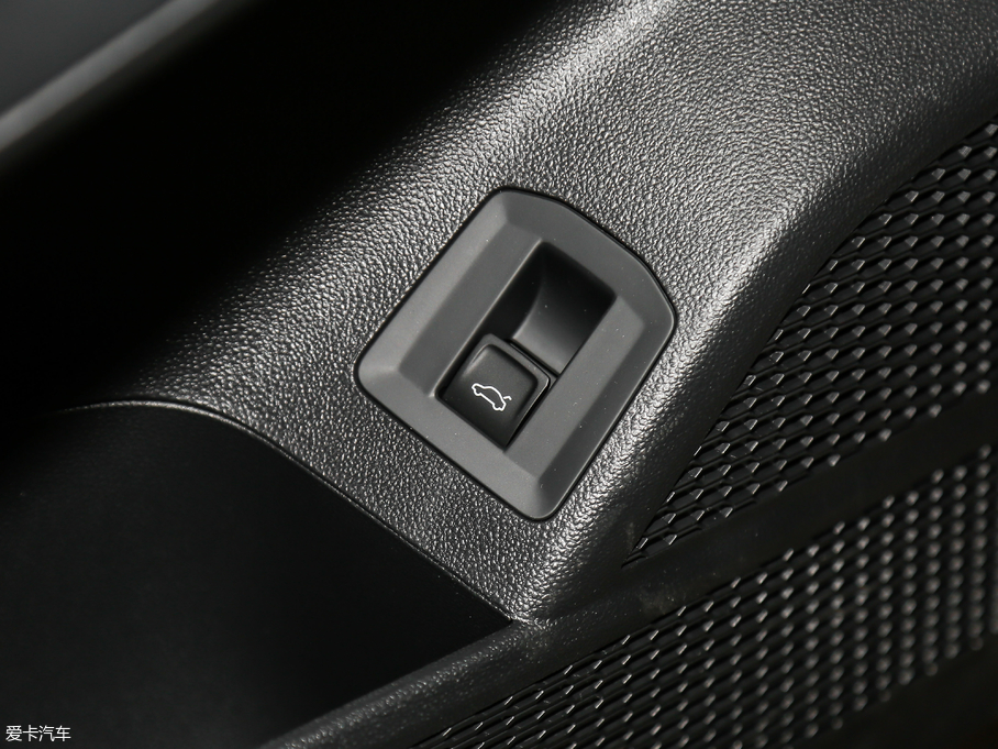 2019_ 330TSI I(lng) V