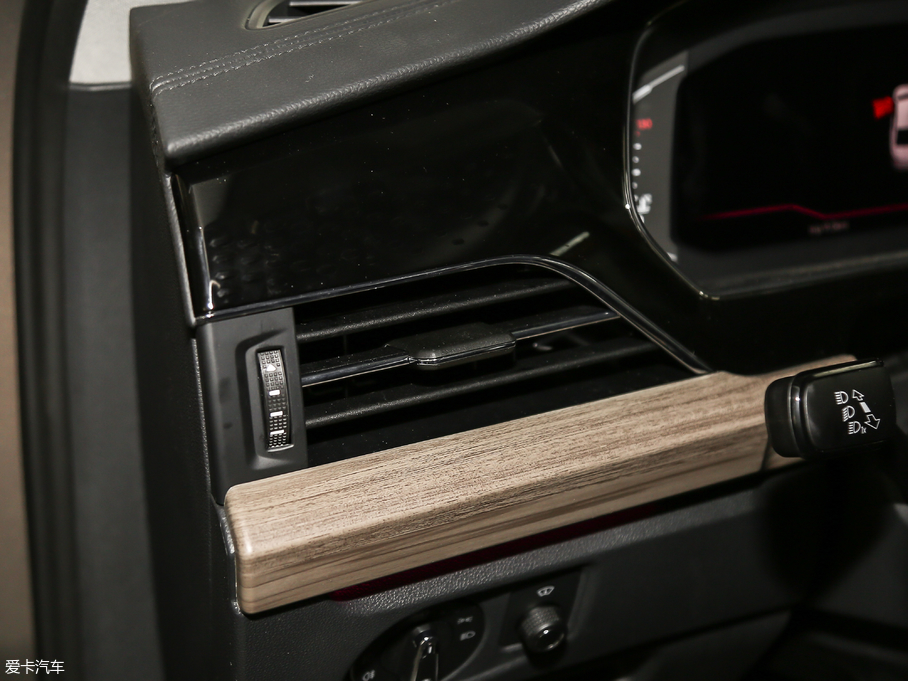 2019_ 330TSI I(lng) (gu)V