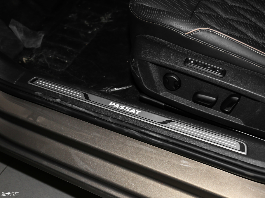 2019_ 330TSI I(lng) V