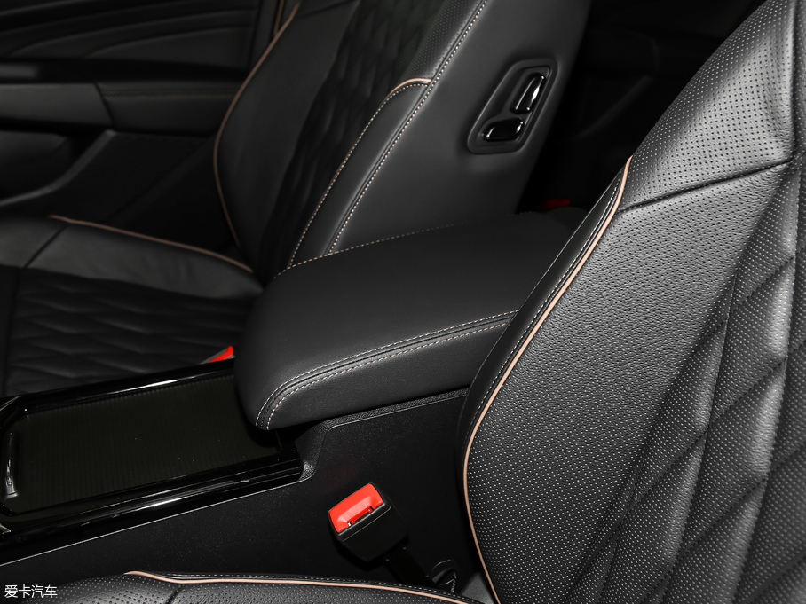 2019_ 330TSI I(lng) V