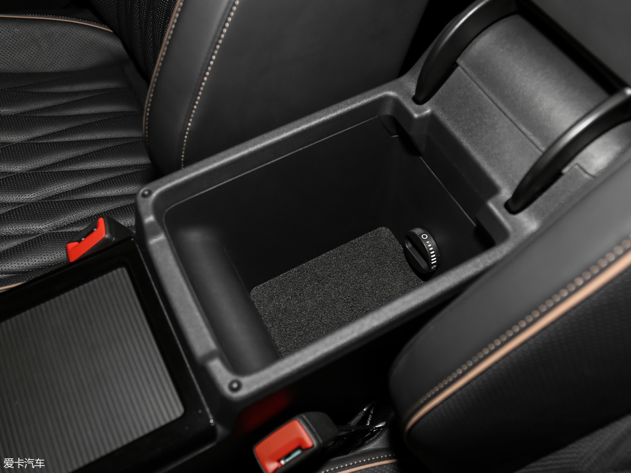 2019�����_�� 330TSI �I��� ��V