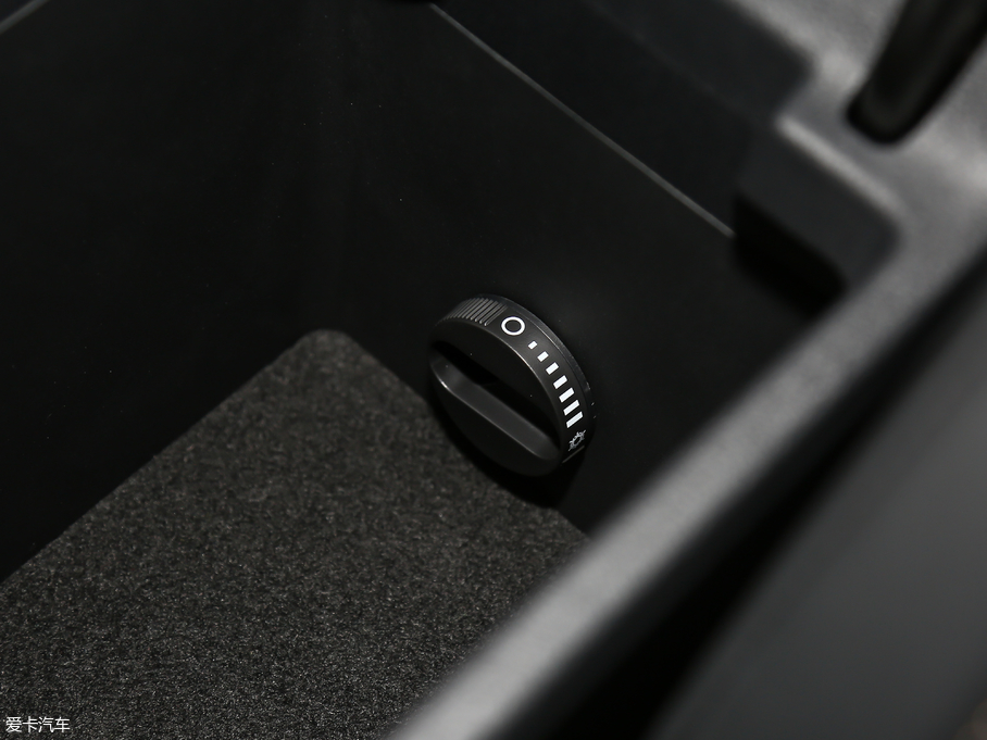 2019�����_�� 330TSI �I��� ��V