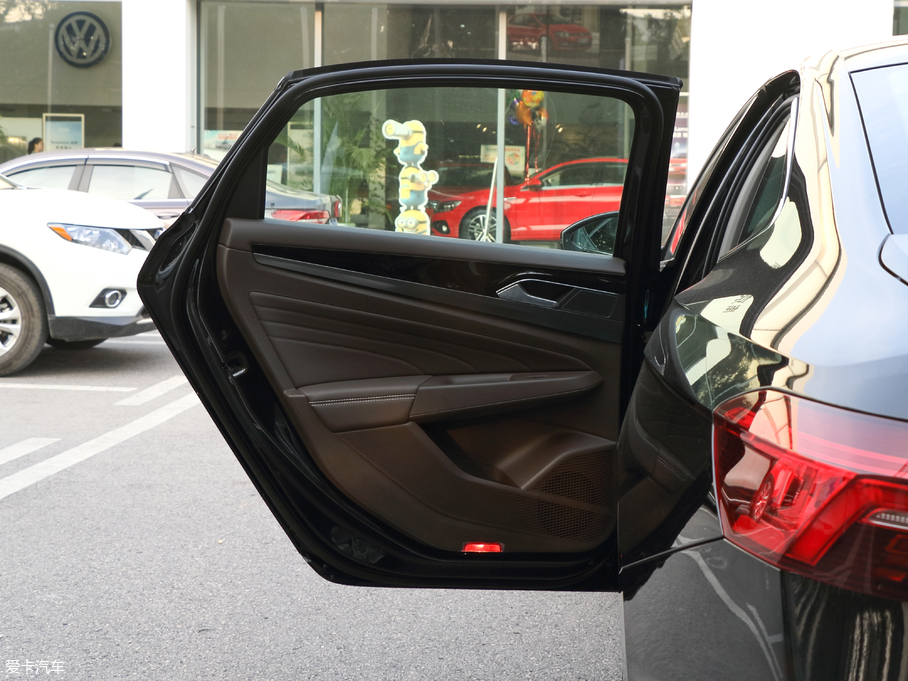 2019_ 330TSI Ӣ (gu)V