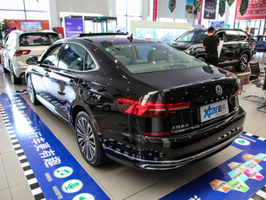 2019款330TSI 豪华版 国VI 左后45度