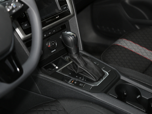 2019款230TSI DSG视野版 国VI 换挡杆