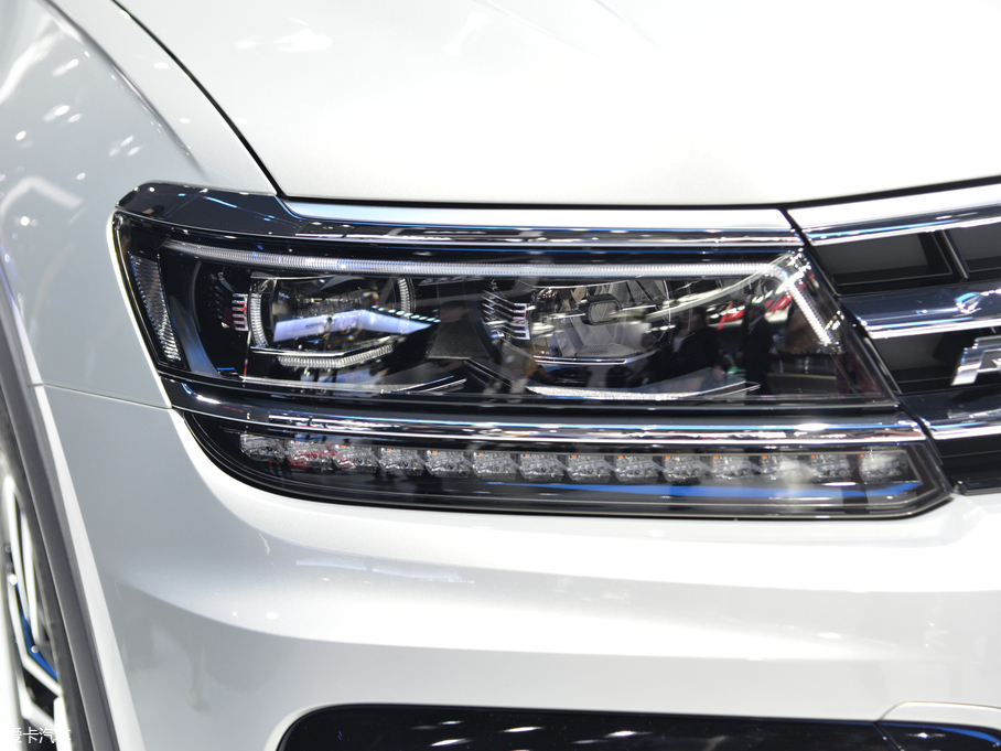 2019;^L 380TSI Ş R-Line