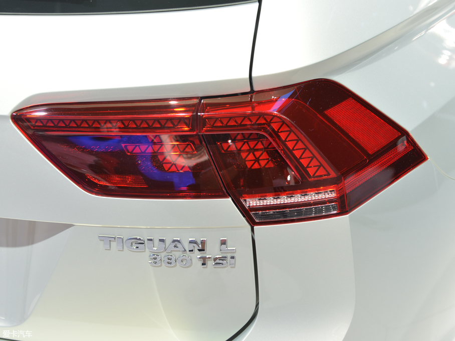 2019��;�^L 380TSI ��������Ş�� R-Line