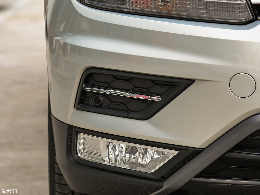 2019;^L 330TSI ǄӺA