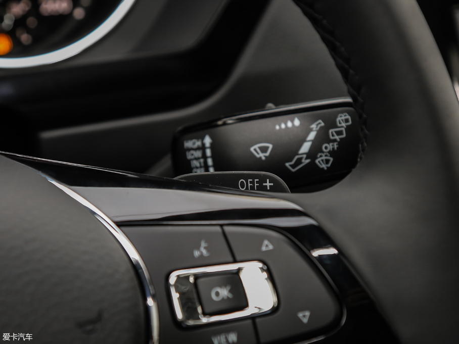 2019��;�^L 330TSI �ǄӺ��A��