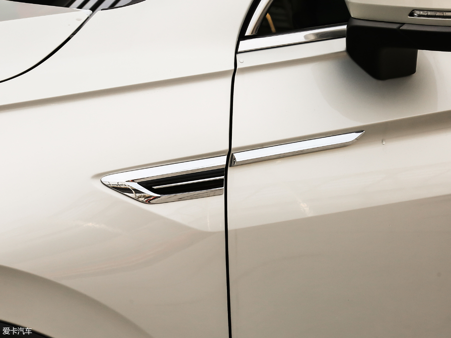 2019��;�^L 330TSI ȫ�����m��