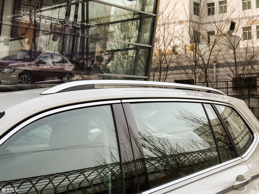 2019��;�^L 330TSI ȫ�����m��