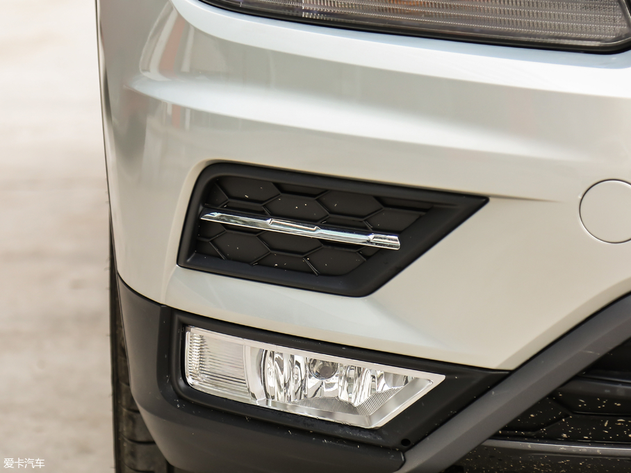 2019��;�^L 330TSI ȫ�����m��