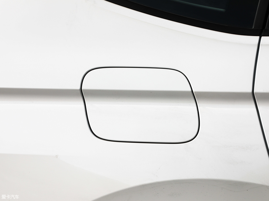 2019;^L 330TSI L(fng)а