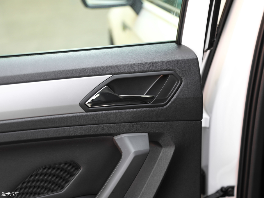 2019��;�^L 330TSI �L�а�