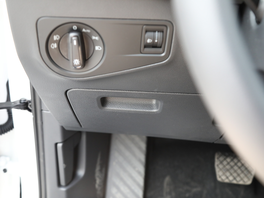 2019��;�^L 330TSI �ǄӺ��A��