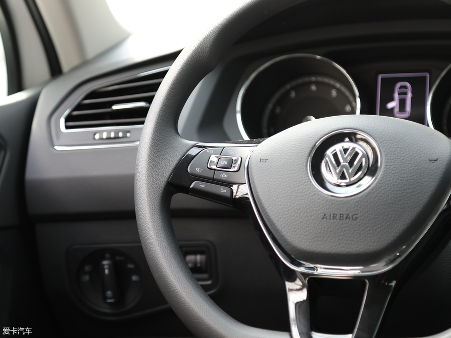 2019��;�^L 330TSI �ǄӺ��A��