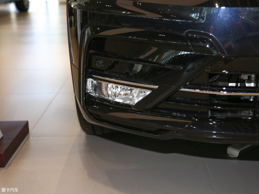 2019;^L 330TSI Ş R-Line