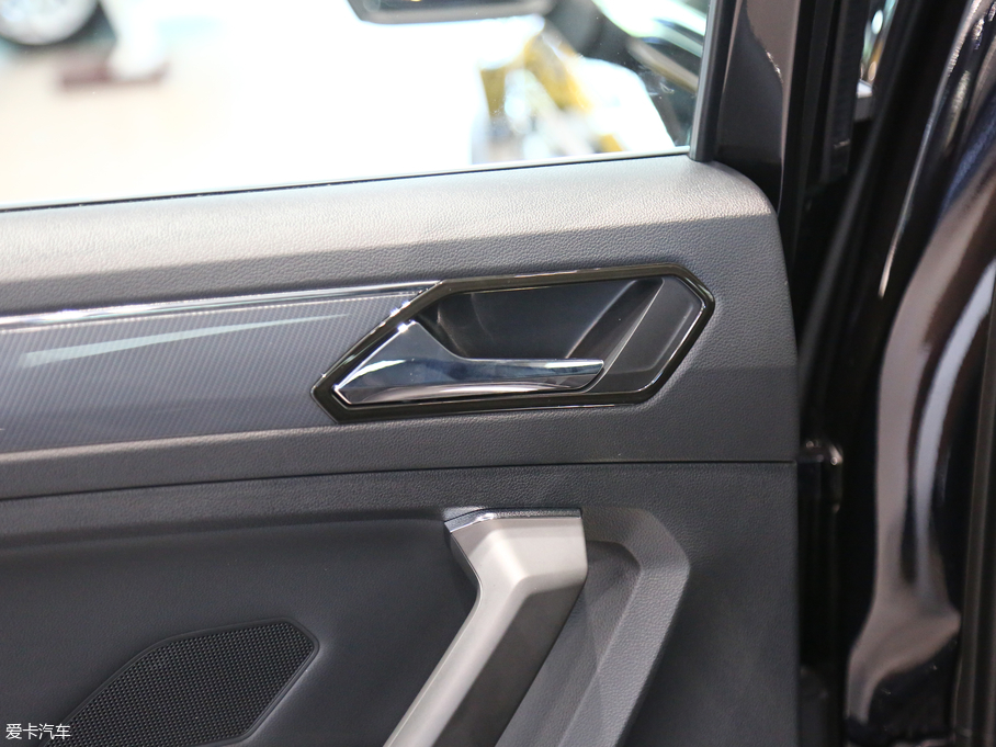 2019;^L 330TSI Ş R-Line