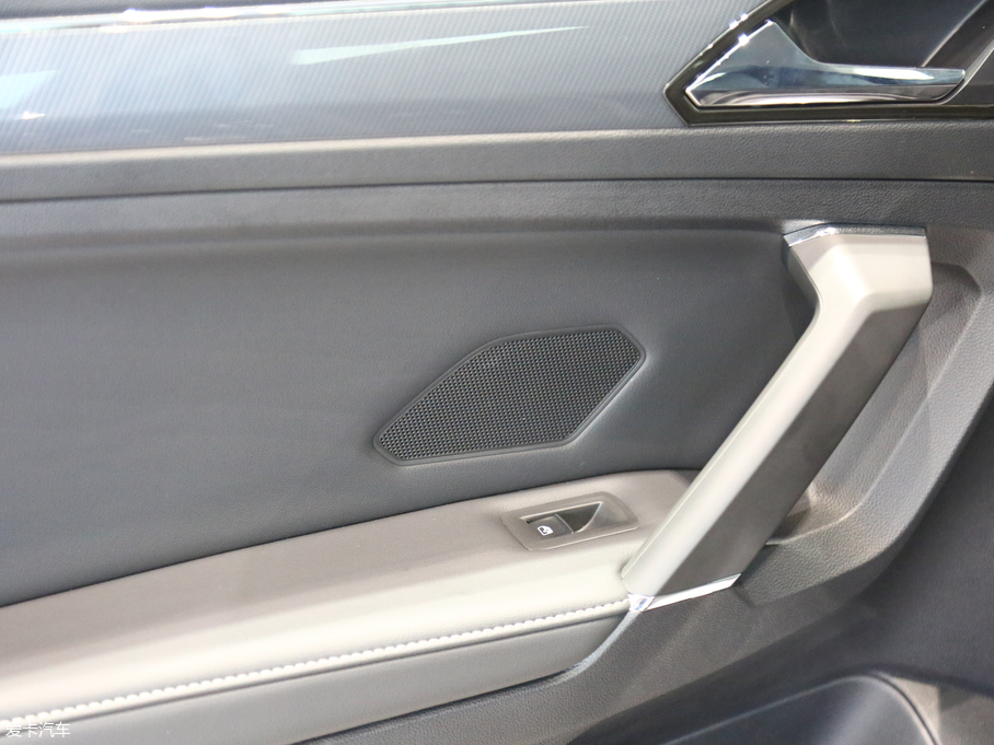 2019;^L 330TSI Ş R-Line