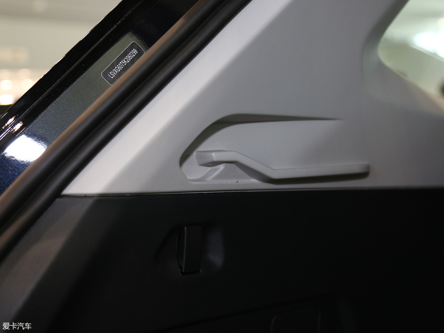 2019;^L 330TSI Ş R-Line