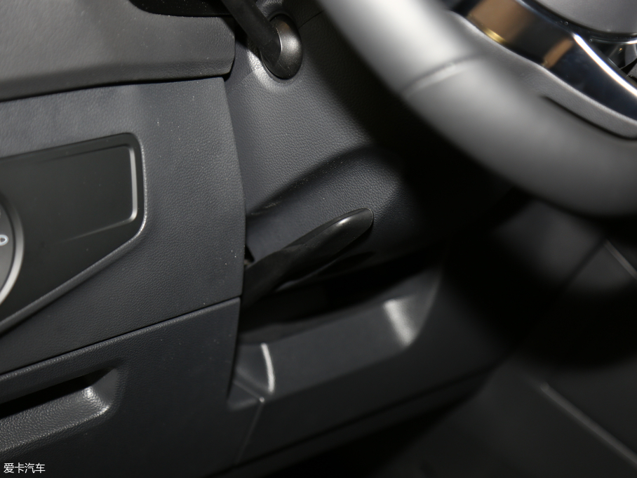 2019;^L 330TSI Ş R-Line