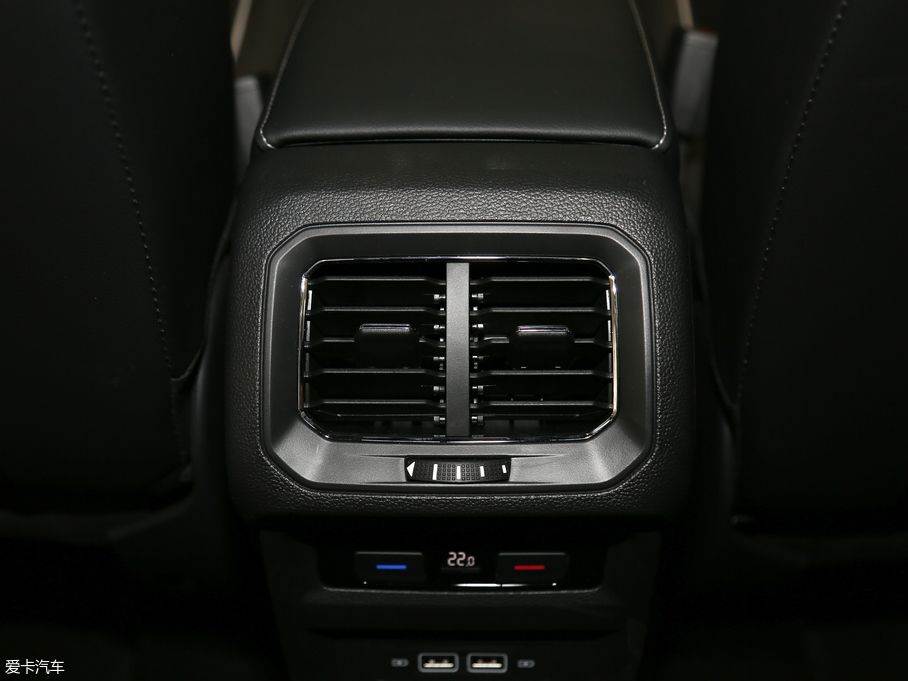 2019;^L 330TSI Ş R-Line