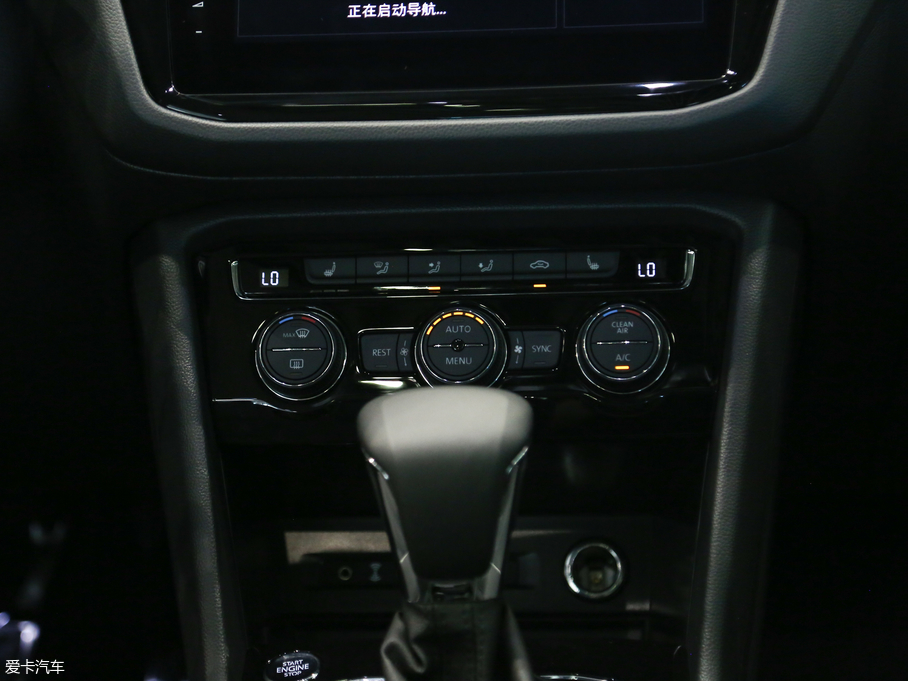 2019;^L 330TSI Ş R-Line