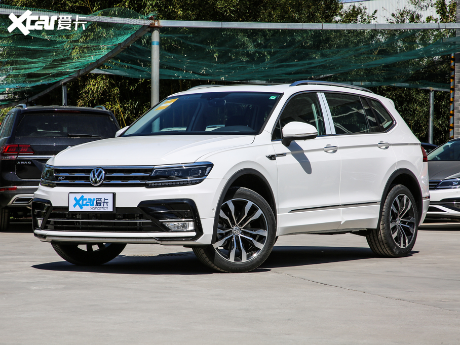 2019;^L Ŀ 330TSI Ş R-Line