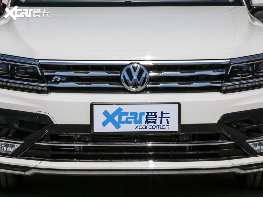 2019;^L Ŀ 330TSI Ş R-Line