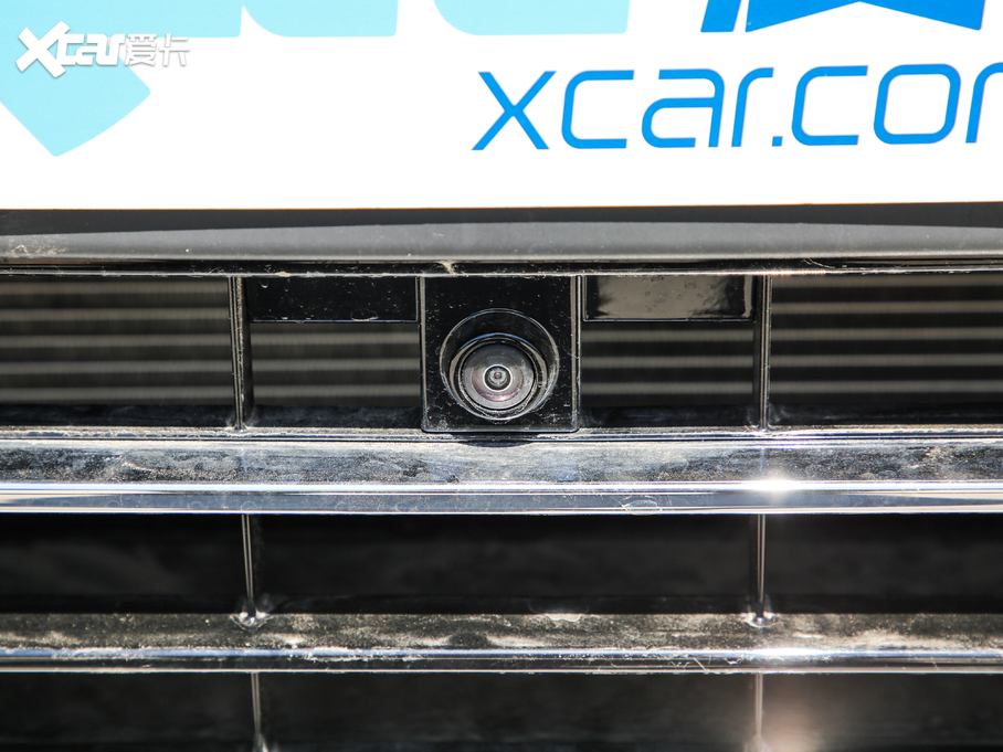 2019;^L Ŀ 330TSI Ş R-Line