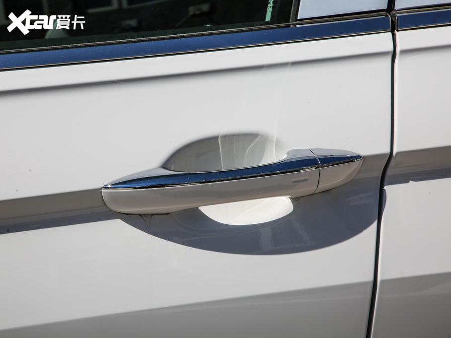 2019;^L Ŀ 330TSI Ş R-Line