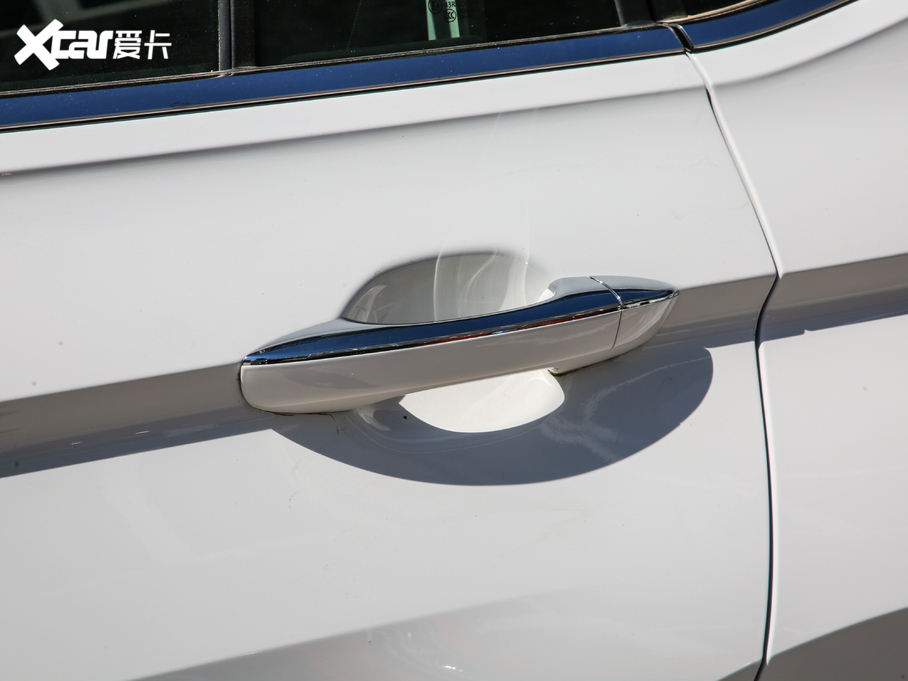 2019;^L Ŀ 330TSI Ş R-Line