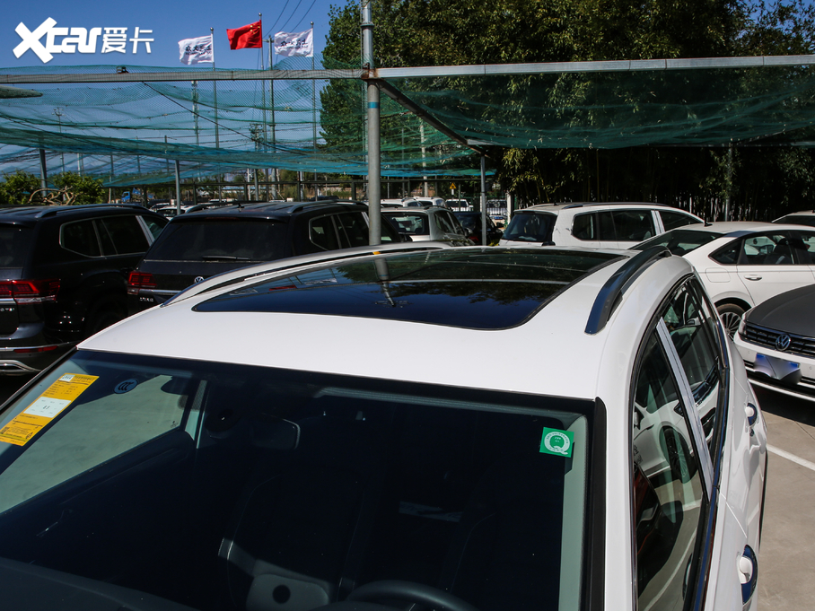 2019;^L Ŀ 330TSI Ş R-Line