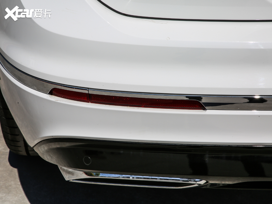 2019;^L Ŀ 330TSI Ş R-Line