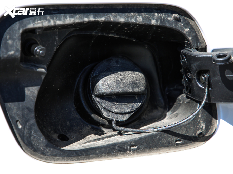 2019;^L Ŀ 330TSI Ş R-Line