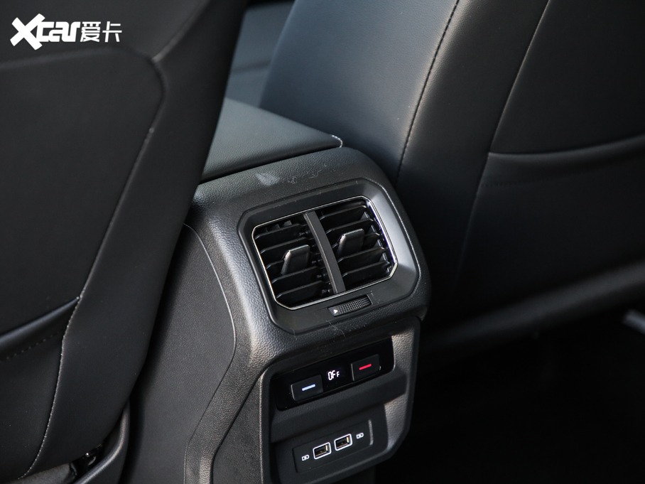 2019;^L Ŀ 330TSI Ş R-Line