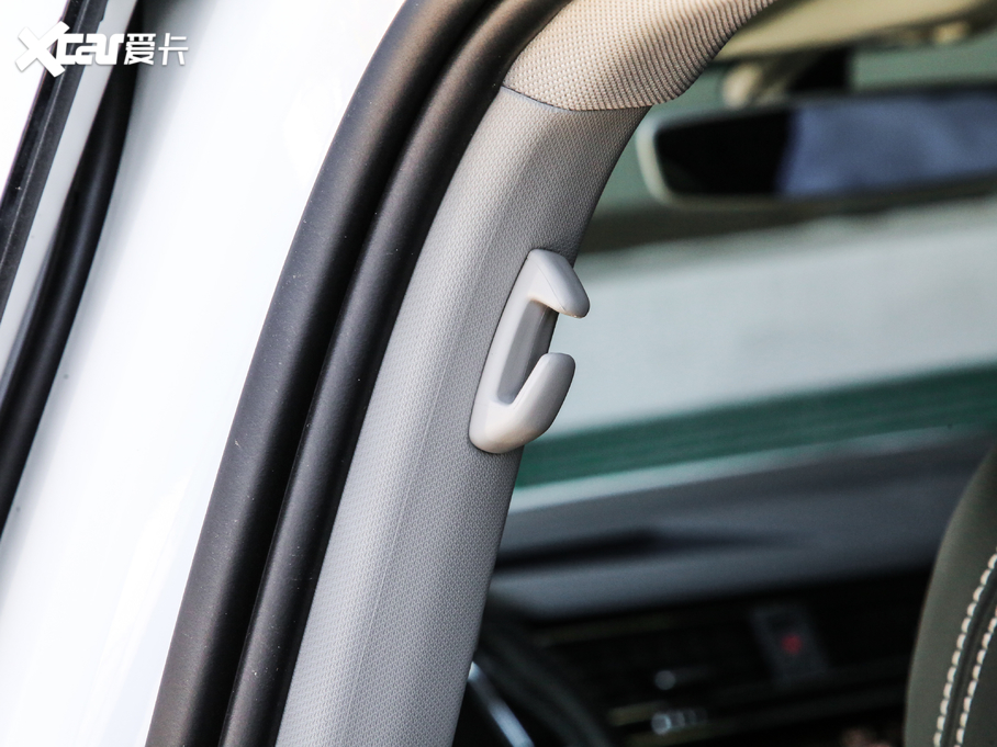 2019;^L Ŀ 330TSI Ş R-Line